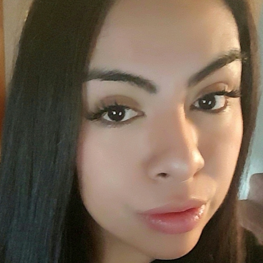 Meet your Posher, Gabriela